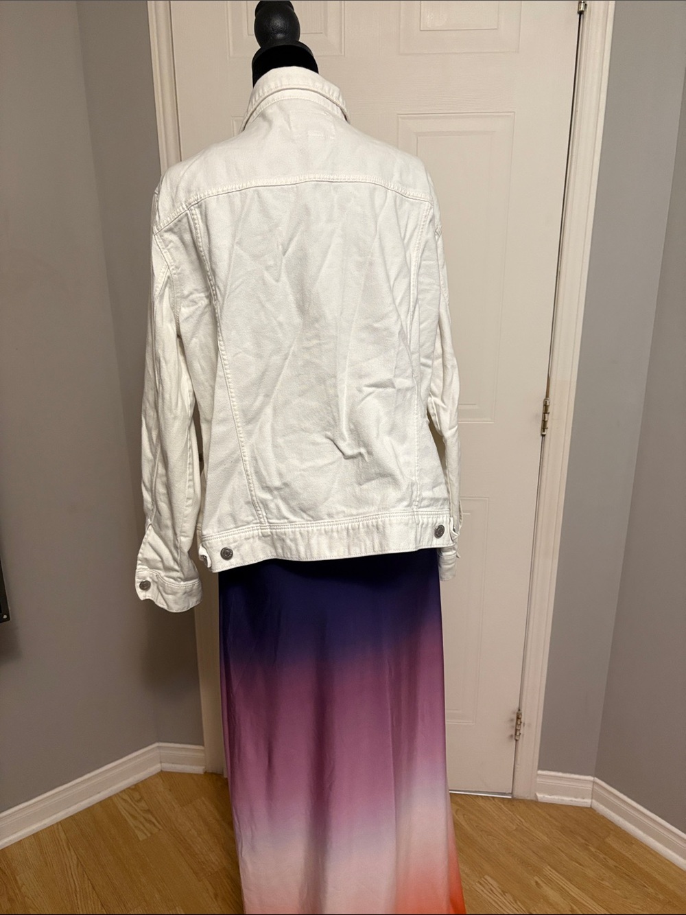 Old Navy Cream Denim Jacket XL | Classic Wardrobe Essential - Picture 4 of 5